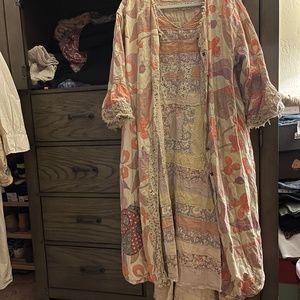 Magnolia pearl rainbow visions kimono
